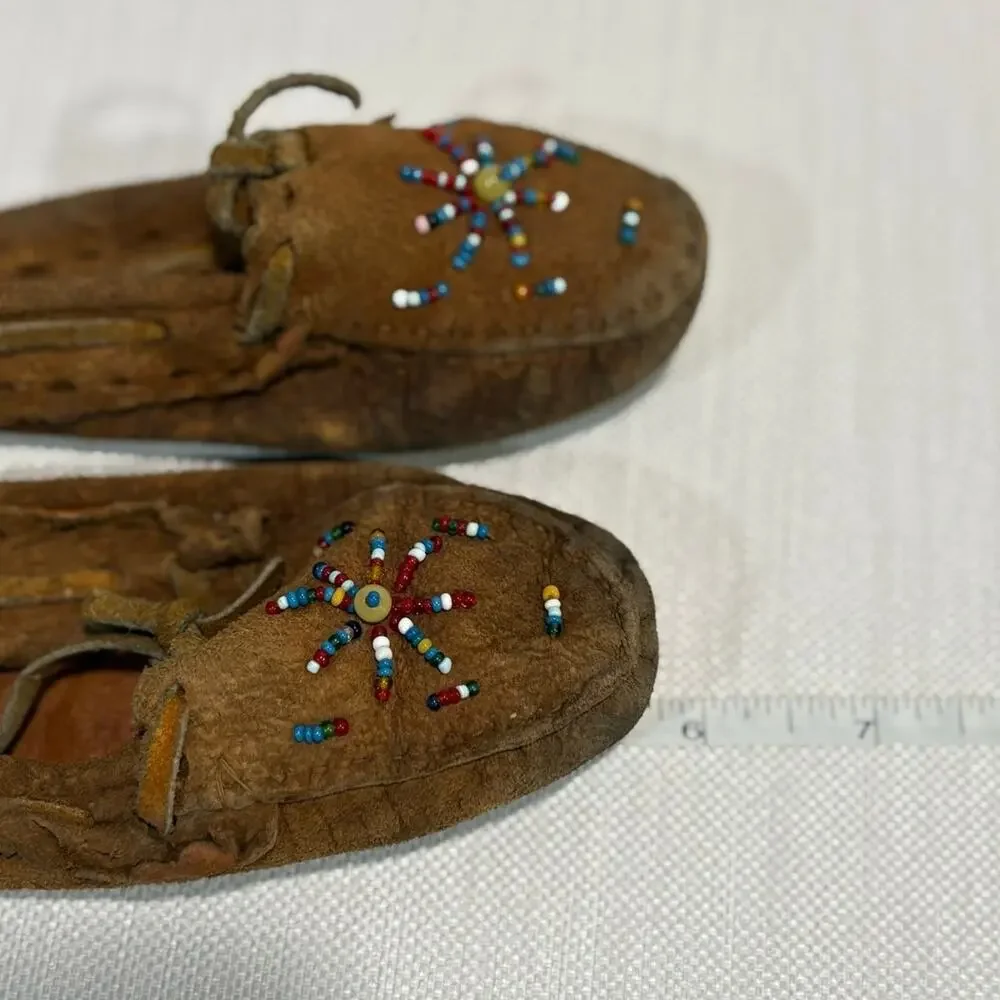 Vintage Toddler beaded moccasins Native American heritage culture leather 6